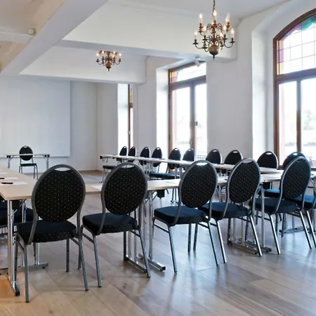 كلاريون ادميرال 4*