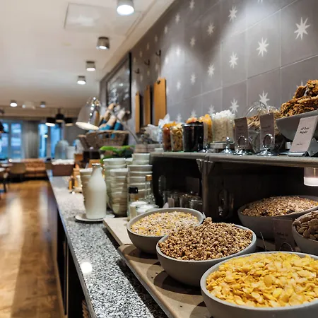 克拉丽奥艾德莫洛酒店